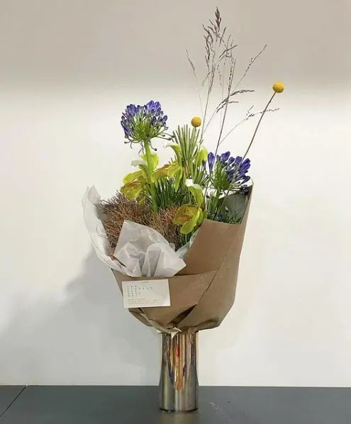 Floral arrangement designed by FDK florists in Brooklyn Floral arrangement designed by FDK florists in Brooklyn