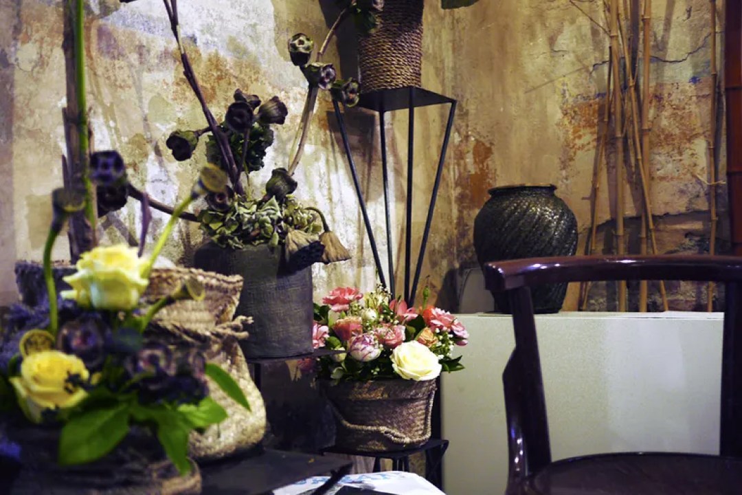 flower display at Fioraio Bianchi Caffè in Milan flower display at Fioraio Bianchi Caffè in Milan