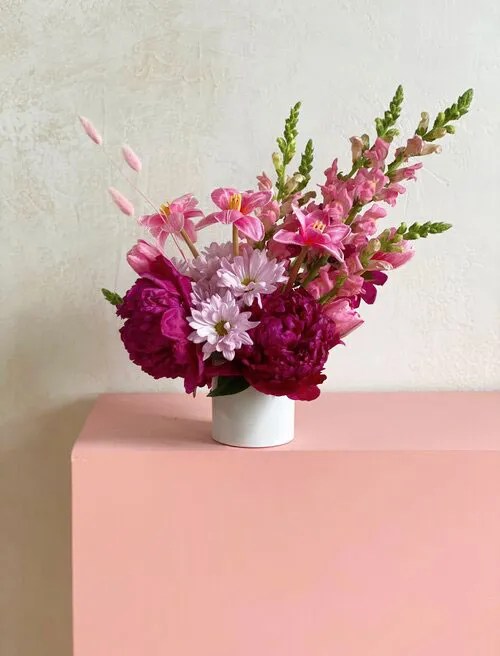 Pink floral arrangement New York City based Flower Bodega Pink floral arrangement New York City based Flower Bodega
