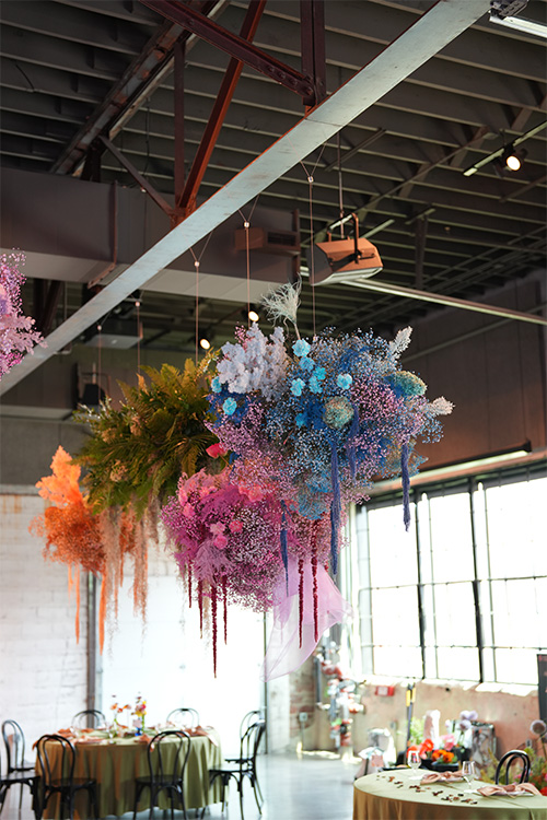 installation hanging flowers
