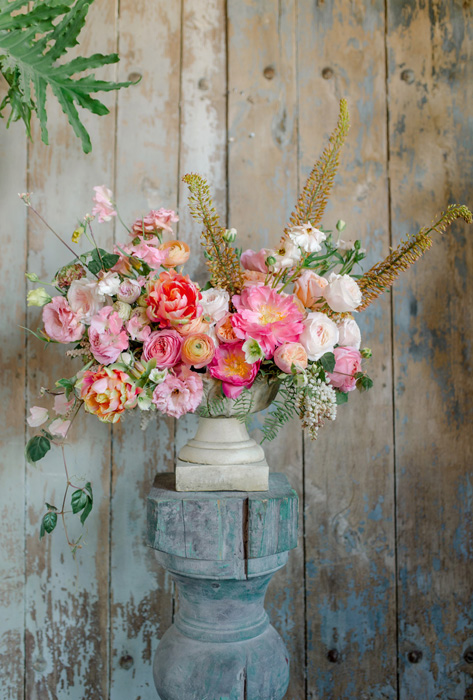 Les Fleurs_designer_Michelle Henrick_photographer_pink flower arrangement