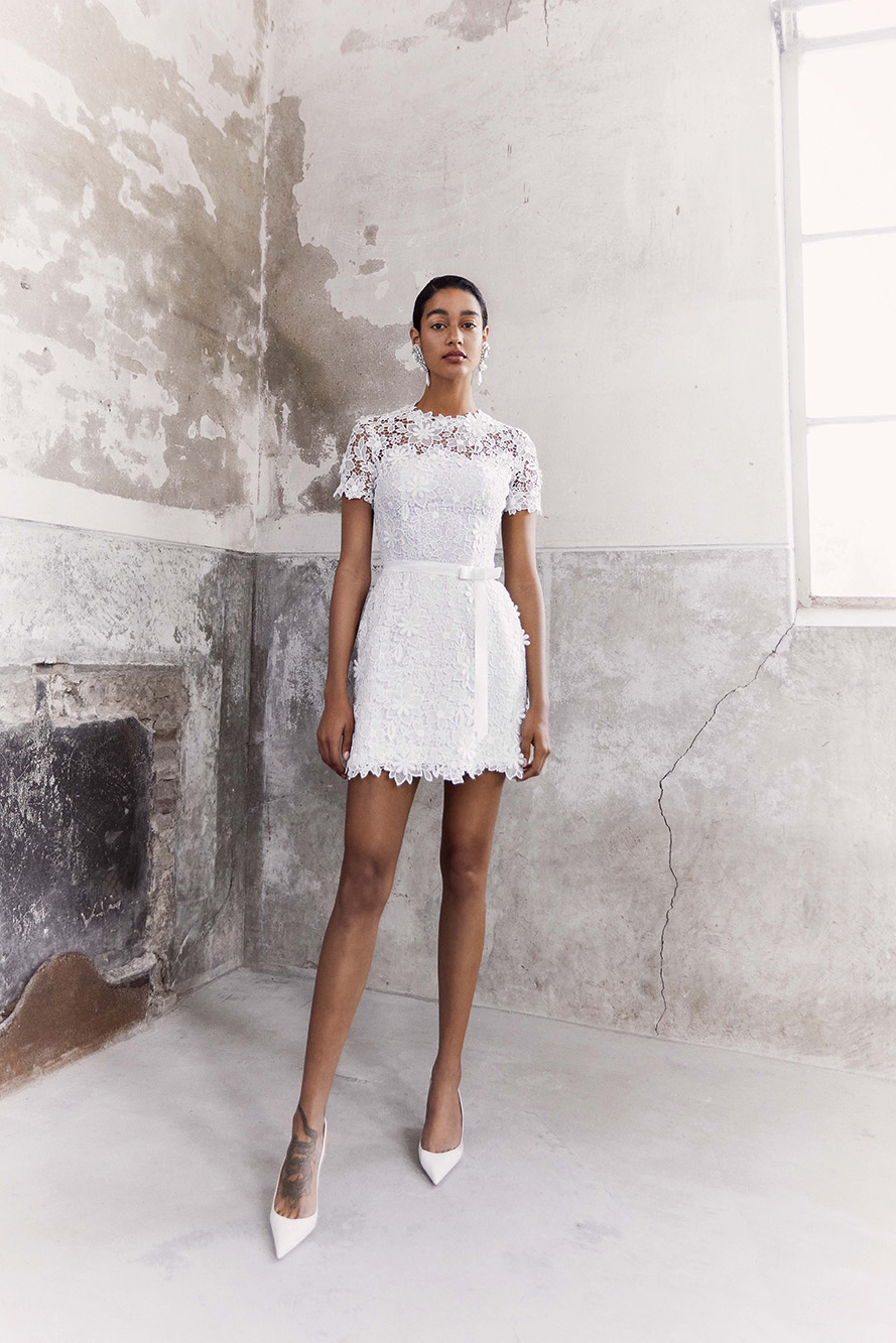 Short Dress Trend by Dress Designer_Viktor&Rolf Mariage FW21 byMarijkeAerden_72 Short Dress Trend by Dress Designer_Viktor&Rolf Mariage FW21 byMarijkeAerden_72