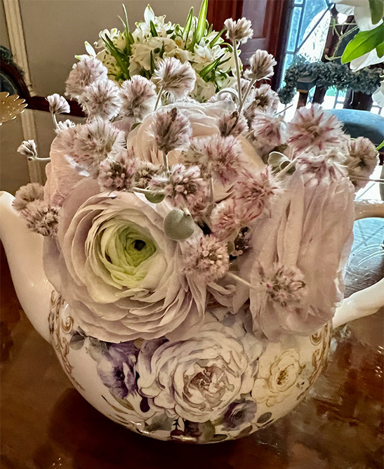 teapot arrangement