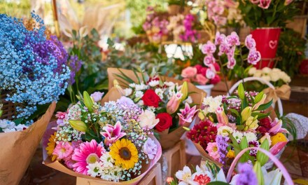 Florist Leaves Bouquets in Random Places to Make Strangers Smile