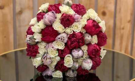 Wedding Bells// Bridal Bouquet// Flower Arrangement