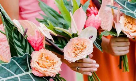 18 Striking Tropical Wedding Bouquets